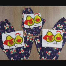 Cargar imagen en el visor de la galería, Pijamas familiares navideñas