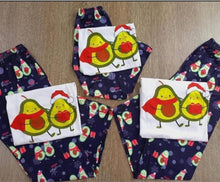Cargar imagen en el visor de la galería, Pijamas familiares navideñas