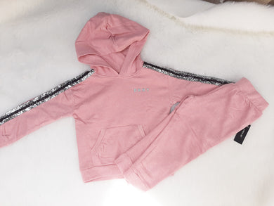 Conjunto deportivo niña