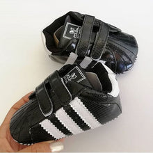 Cargar imagen en el visor de la galería, Tenis negro bebé