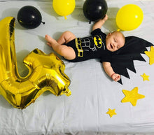 Cargar imagen en el visor de la galería, Disfraz Batman bebé